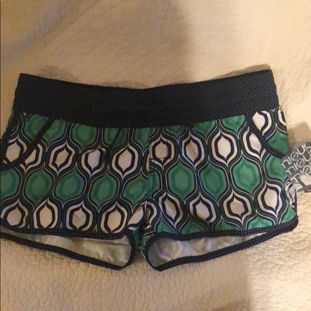 O’Neill Women’s Board Shorts Sz L